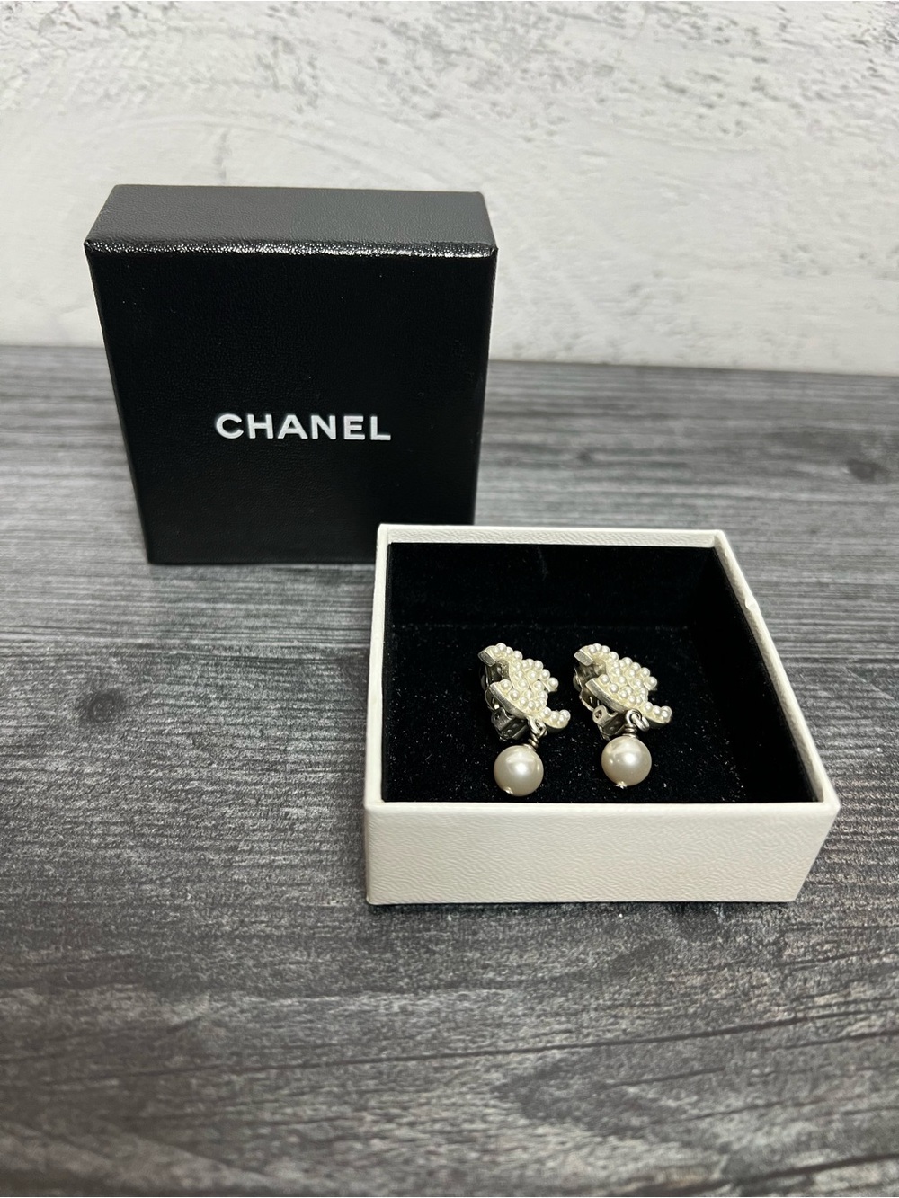 CHANEL Silver Pearl CC Logo Clip On Earrings with Pearl Drops with COA - Picture 2 of 8